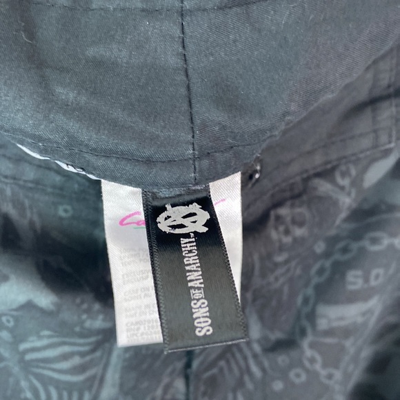 ✨3/$25✨ Sons Of Anarchy Board Shorts - M - Picture 5 of 6